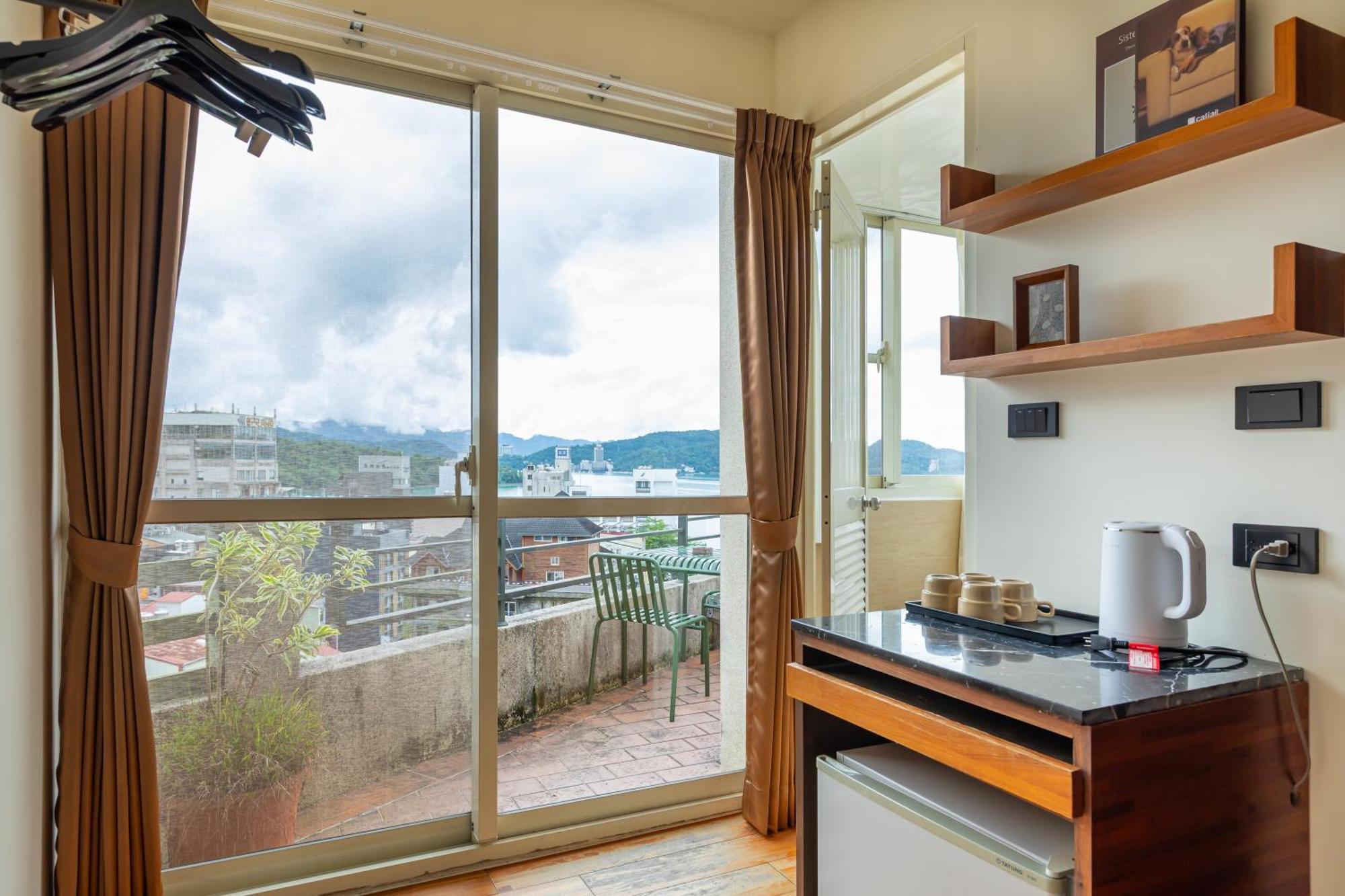 Sun Moon Lake Itathao Vacation Inn With Elevator Yuchi Buitenkant foto