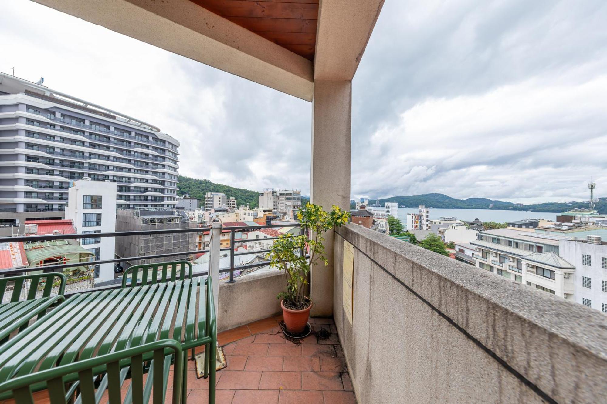 Sun Moon Lake Itathao Vacation Inn With Elevator Yuchi Buitenkant foto