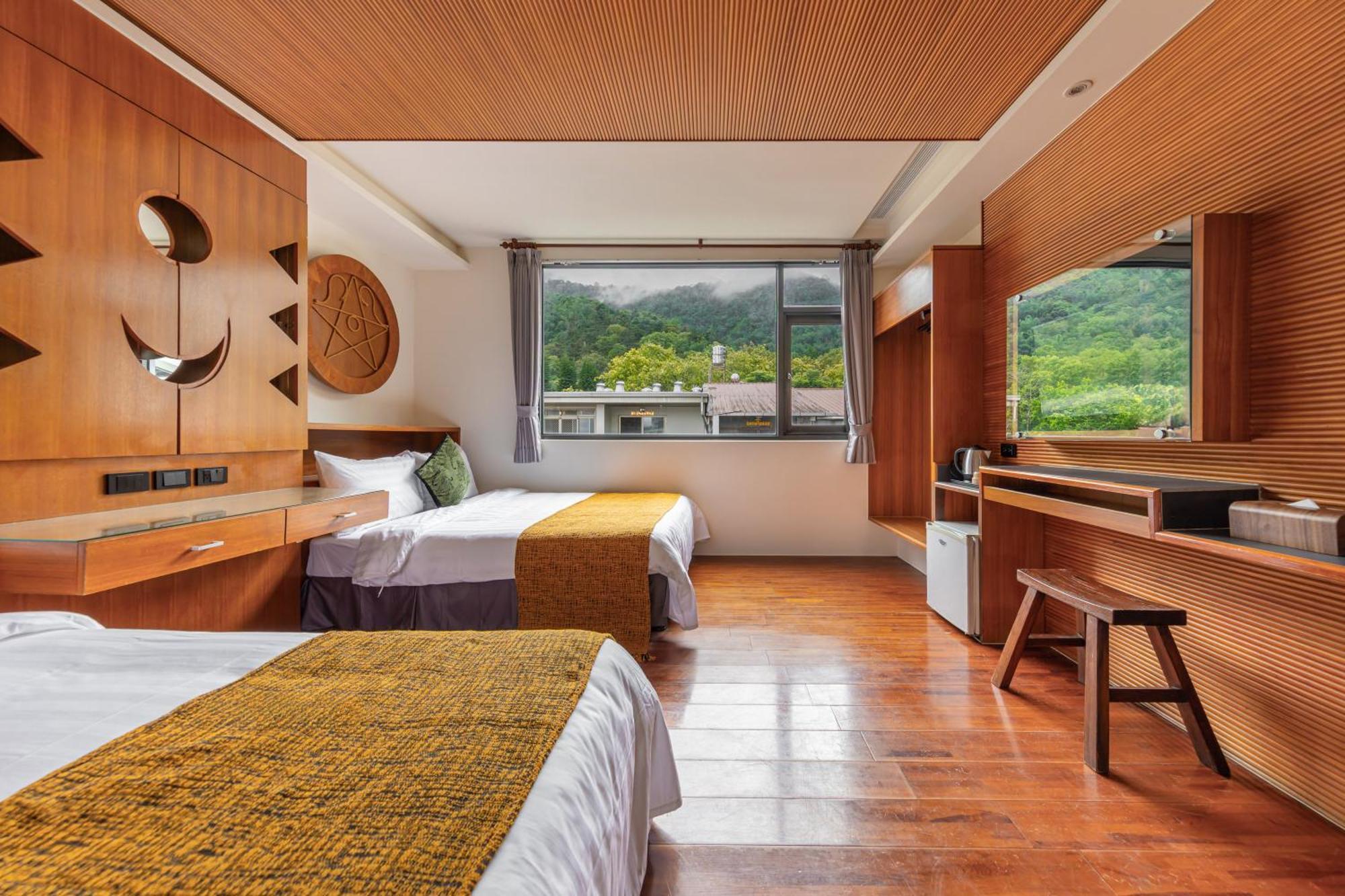 Sun Moon Lake Itathao Vacation Inn With Elevator Yuchi Buitenkant foto