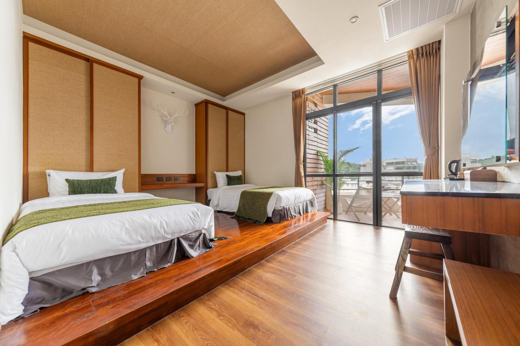 Sun Moon Lake Itathao Vacation Inn With Elevator Yuchi Buitenkant foto
