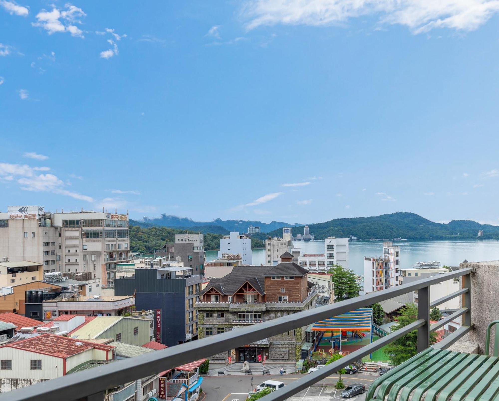 Sun Moon Lake Itathao Vacation Inn With Elevator Yuchi Buitenkant foto